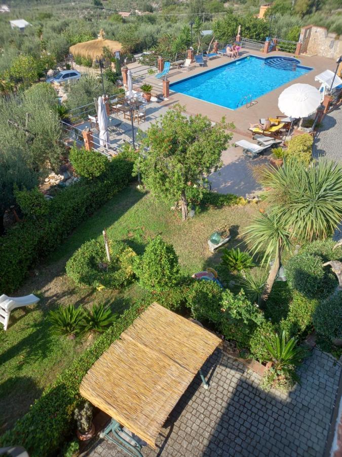 Le Capanne Di Villa Margherita Sonnino Extérieur photo