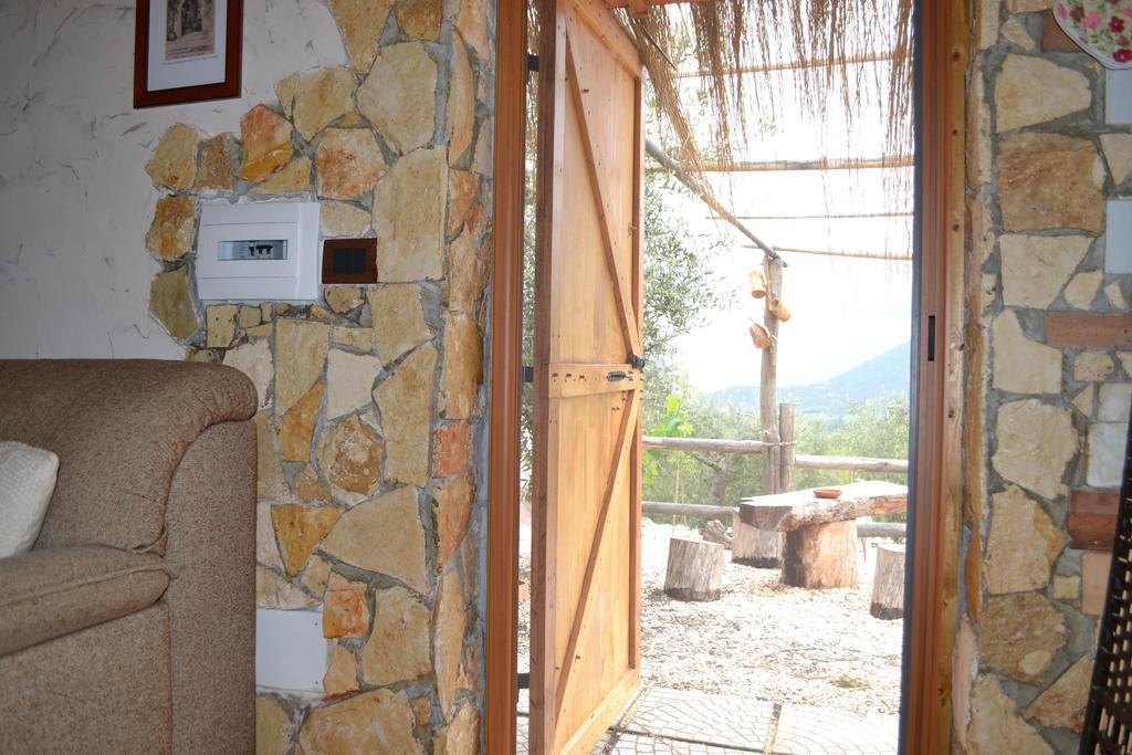 Le Capanne Di Villa Margherita Sonnino Extérieur photo