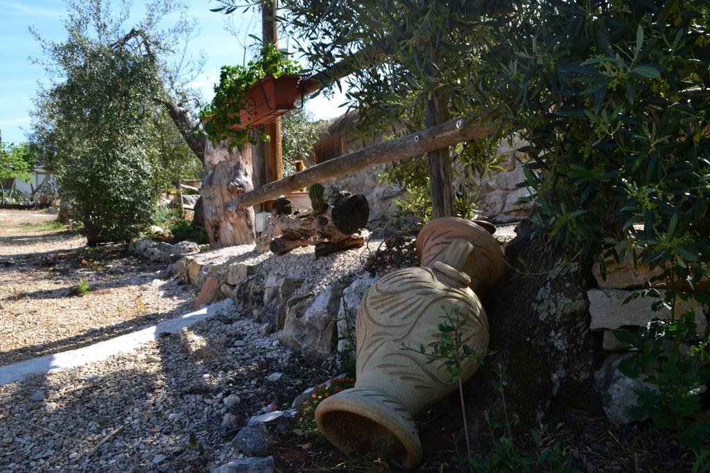 Le Capanne Di Villa Margherita Sonnino Extérieur photo