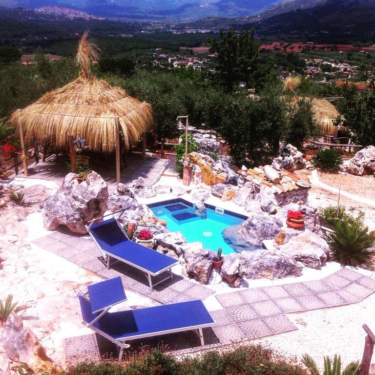 Le Capanne Di Villa Margherita Sonnino Extérieur photo
