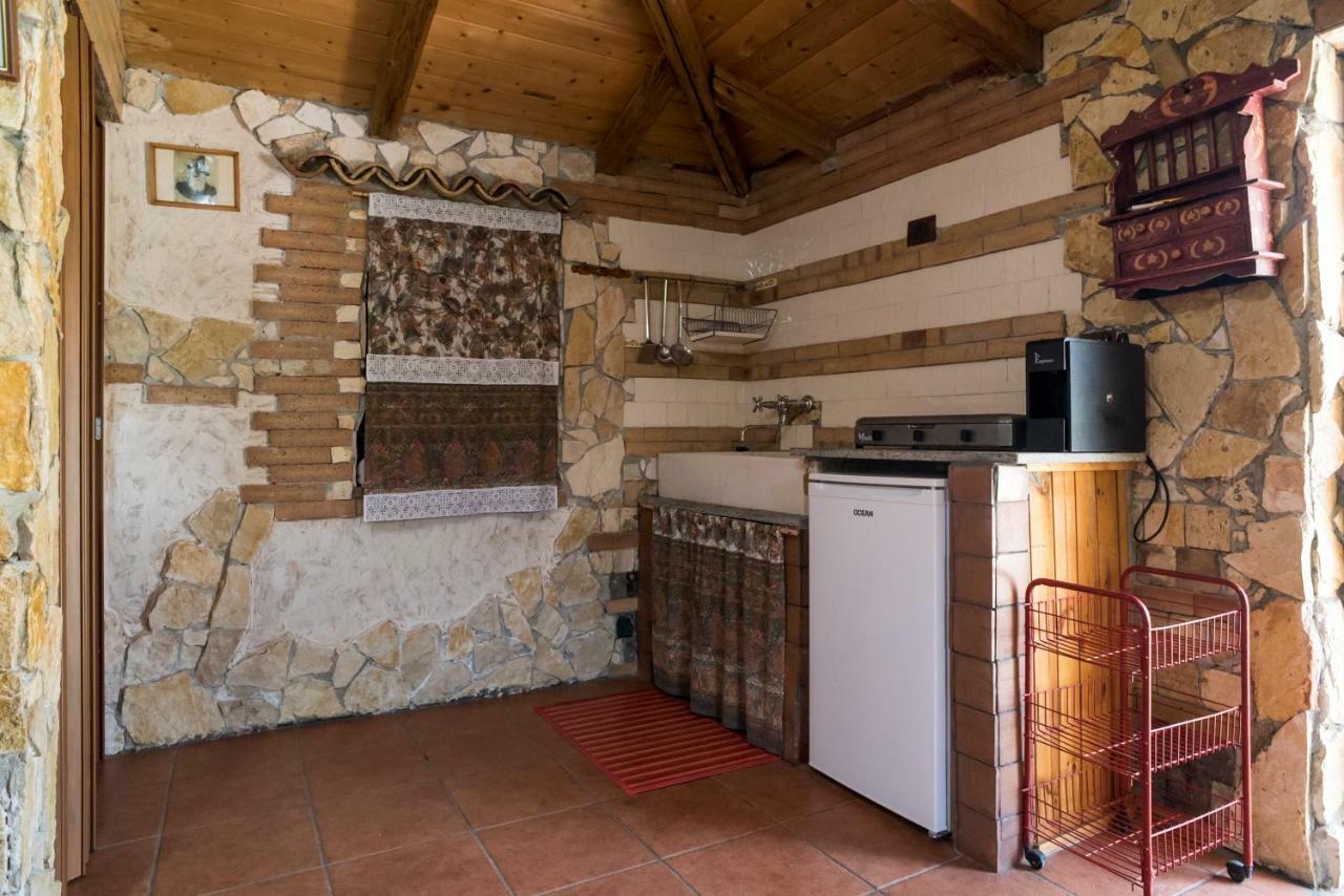 Le Capanne Di Villa Margherita Sonnino Extérieur photo