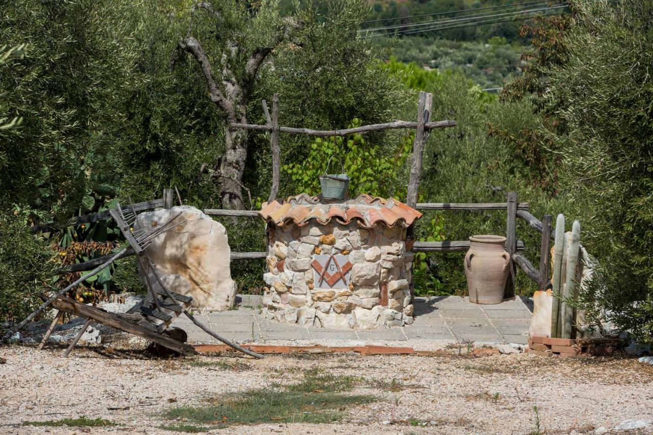 Le Capanne Di Villa Margherita Sonnino Extérieur photo