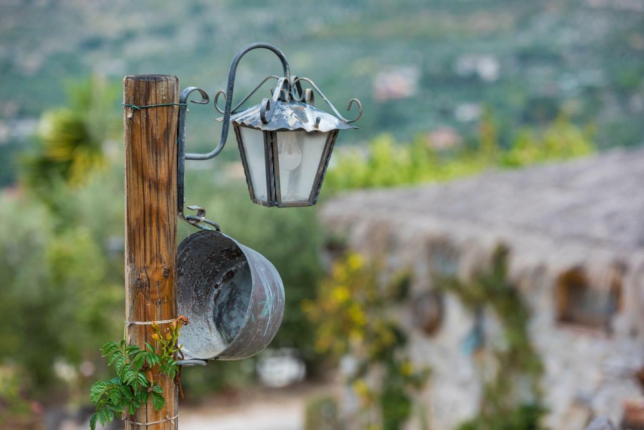 Le Capanne Di Villa Margherita Sonnino Extérieur photo