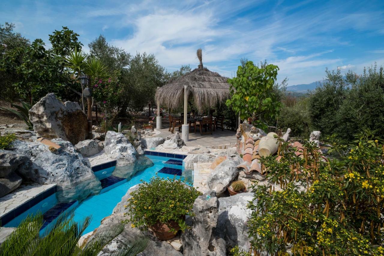 Le Capanne Di Villa Margherita Sonnino Extérieur photo