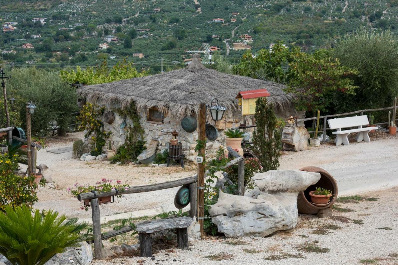 Le Capanne Di Villa Margherita Sonnino Extérieur photo