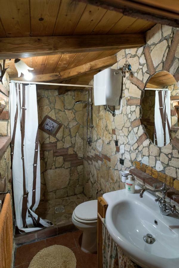 Le Capanne Di Villa Margherita Sonnino Extérieur photo