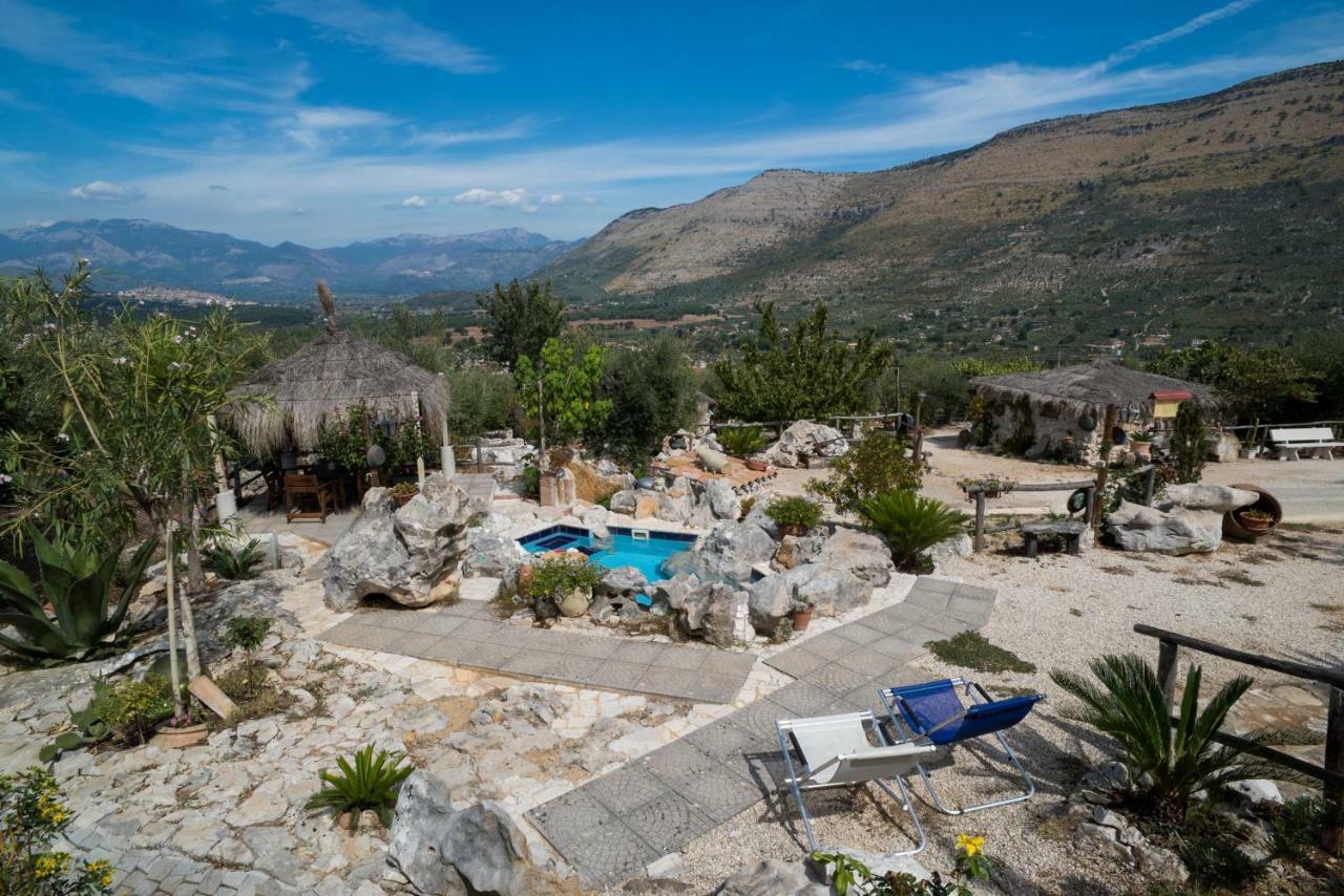 Le Capanne Di Villa Margherita Sonnino Extérieur photo